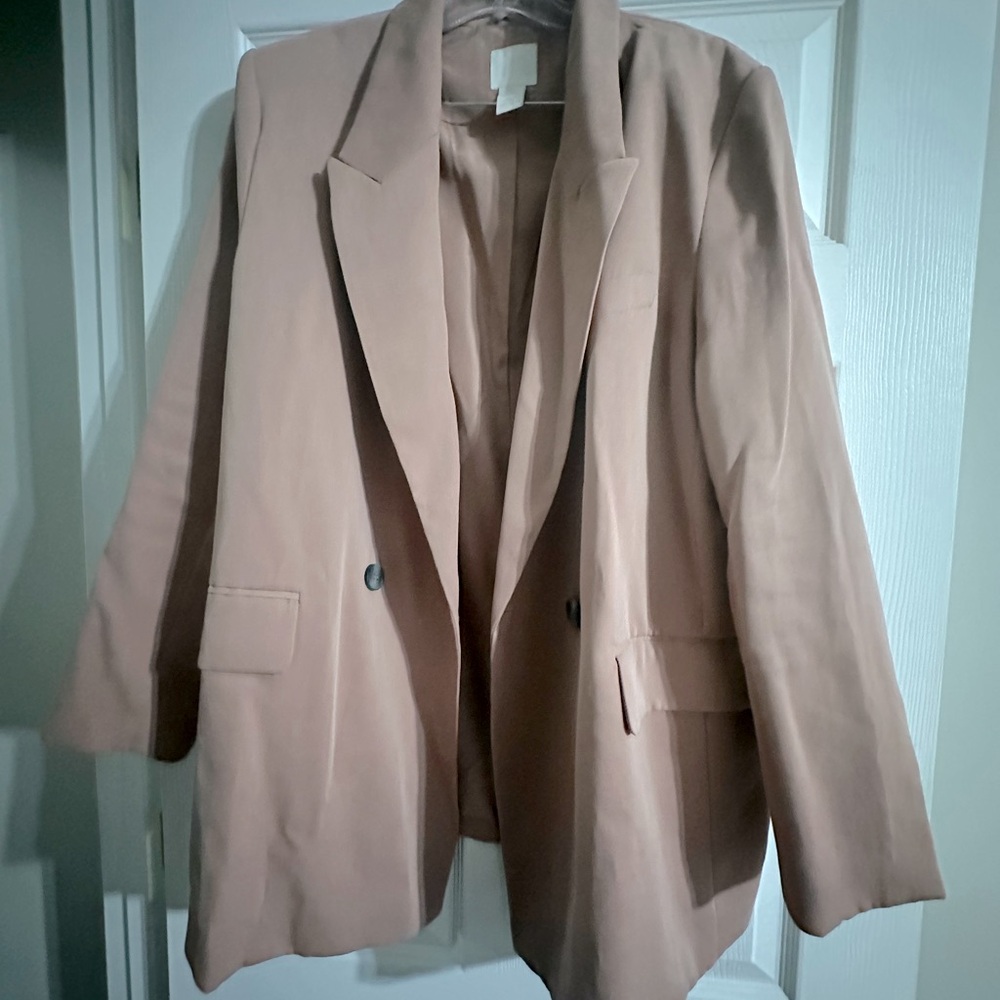Great blazer to add to your collection